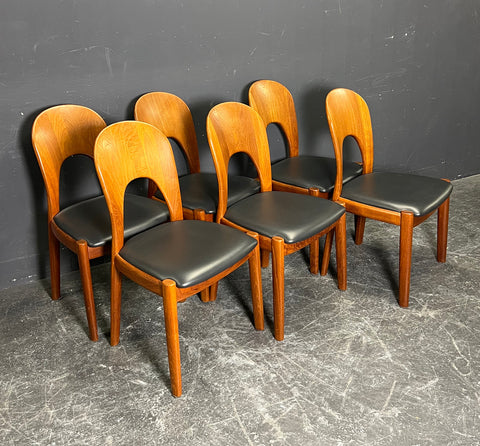 6 TEAK DINING CHAIRS BY NIELS KOEFOED.