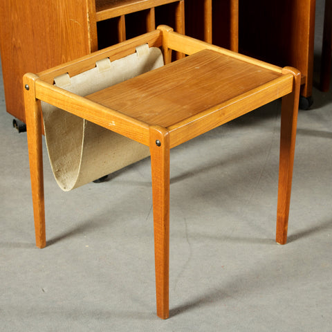 Oak Newspaper/Magazine Rack End Table