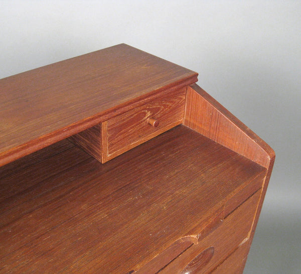 Danish furniture architect, 1960s secretary desk in teak Danish furniture architect,