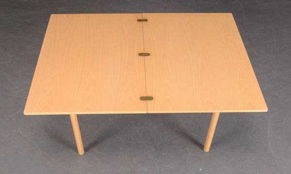 Børge Mogensen for Fritz Hansen. Coffee table / game table, model 4500