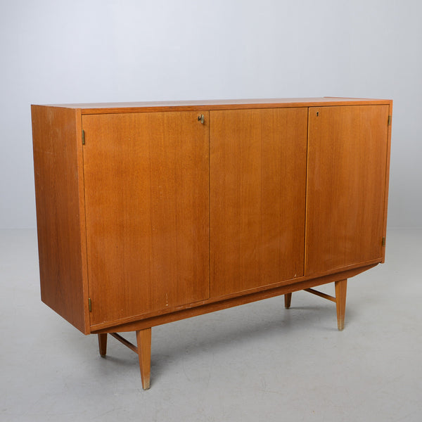 2887315. SIDEBOARD, teak, 1950s/60s.