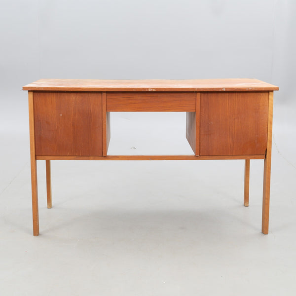 2896499. DESK, 7 drawers, teak, light oak, 1960s.