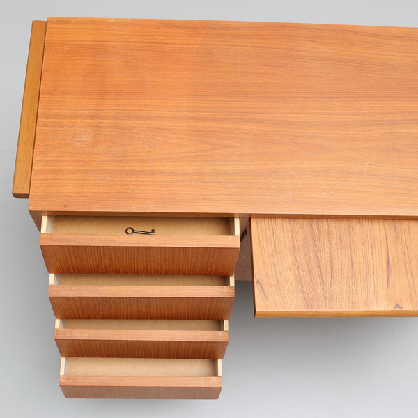 SIDEBOARD, teak, with a pull out Desk/tray, 1950s/60s.