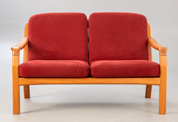 Teak 2 seater / sofa. Mid-century design.