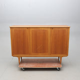 SIDEBOARD/LINEN CABINET. 1960s.