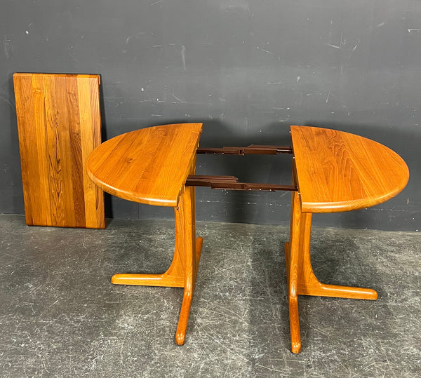 Medium size, Solid Teak EXTENDABLE DINING TABLE,