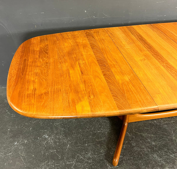 SOLID TEAK EXTENDABLE DINING TABLE (2 LEAVES)