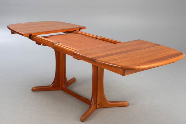 Extendable Solid Teak dining table with 2 extension leaves, Denmark.