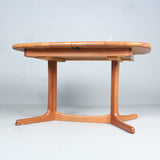 SOLID TEAK Expandable table/dining table, Denmark, 1960s. DYRLUND.