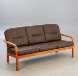 Teak brown leather sofa set: armchair + sofa, brown leather, HOLSTEBRØ.