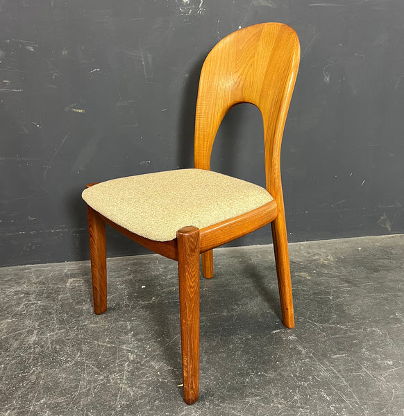 NIELS KOEFOED. 6 SOLID TEAK SCULPTURED CHAIRS.