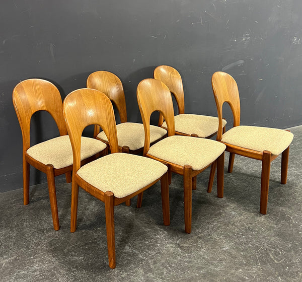 NIELS KOEFOED. 6 SOLID TEAK SCULPTURED CHAIRS.