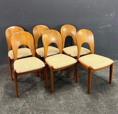 NIELS KOEFOED. 6 SOLID TEAK SCULPTURED CHAIRS.