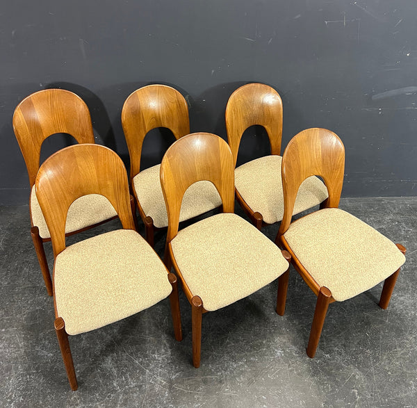 NIELS KOEFOED. 6 SOLID TEAK SCULPTURED CHAIRS.