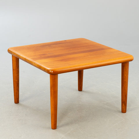 SOLID TEAK COFFEE TABLE BY GLOSTRUP