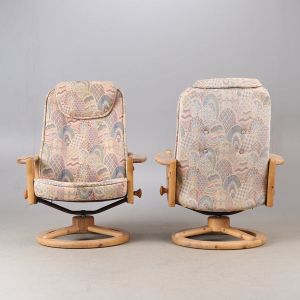 SPINNING ARMCHAIRS WITH FOOTSTOOL, 3 pieces, pine, 1970s.