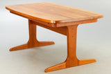 Dining table in teak, with one leaf.
