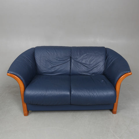 BLUE LEATHER BEACH WOOD LOVESEAT BY EKORNES