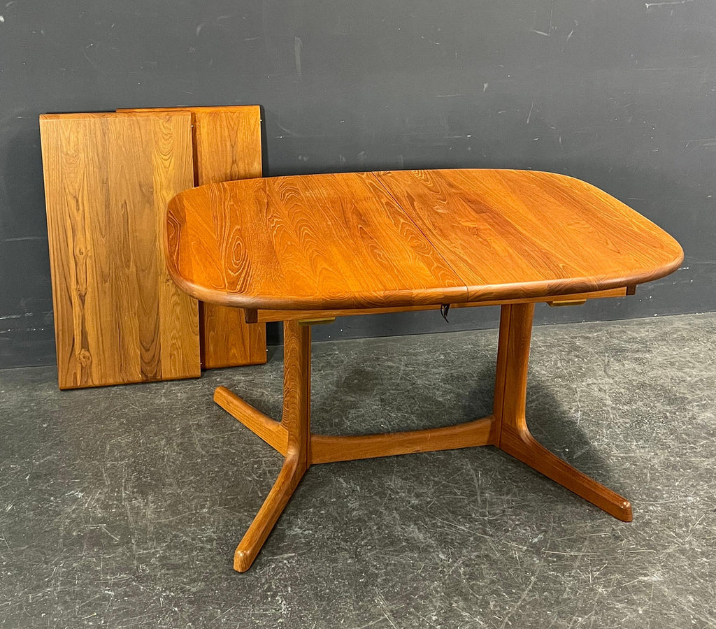 Solid teak Dining table by Dyrlund, Denmark Mostly Danish