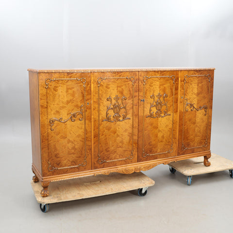 2900934. LINEN CABINET Chippendale style, first half of the 20th century.