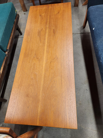 Teak coffee table with shelf