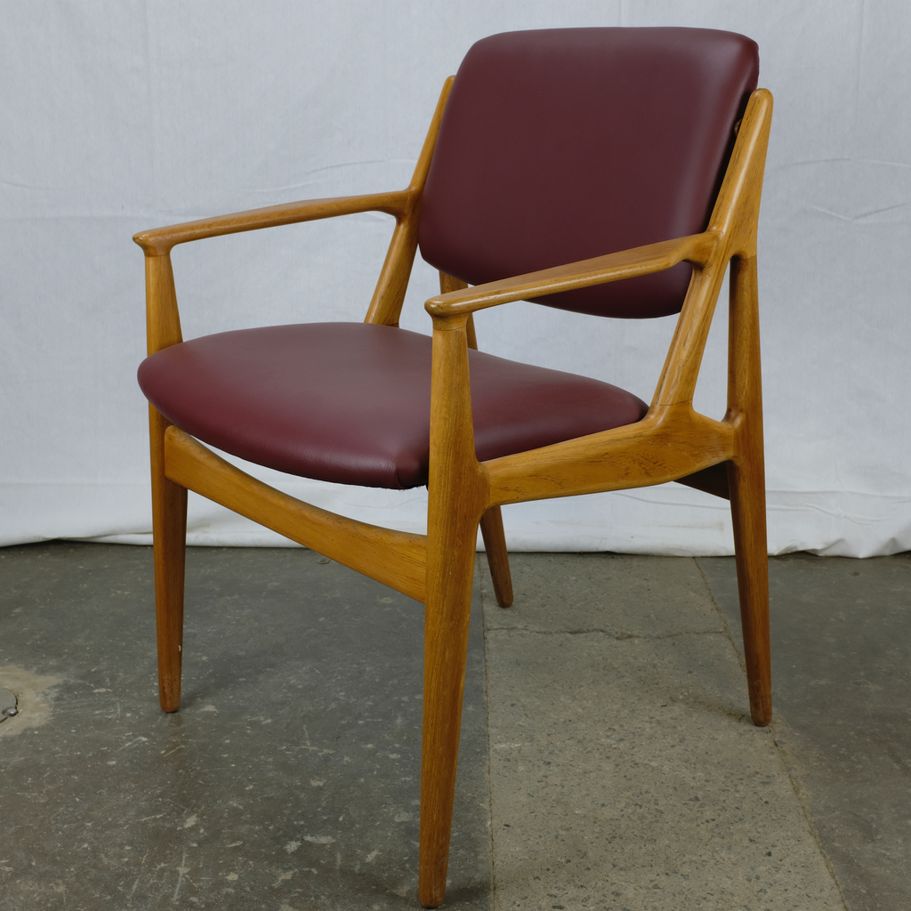 Arne Vodder 'Ellen' Armchair in Teak by Vamø | Mostly Danish Arne Vodder 'Ellen' Armchair in Teak by Vamø | Mostly Danish