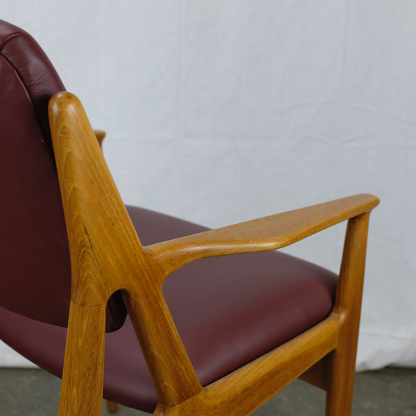 'Ellen' Armchair with Maroon Leatherette and Teak Frame by Arne Vodder