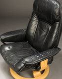 Stressless armchair with stool (2)