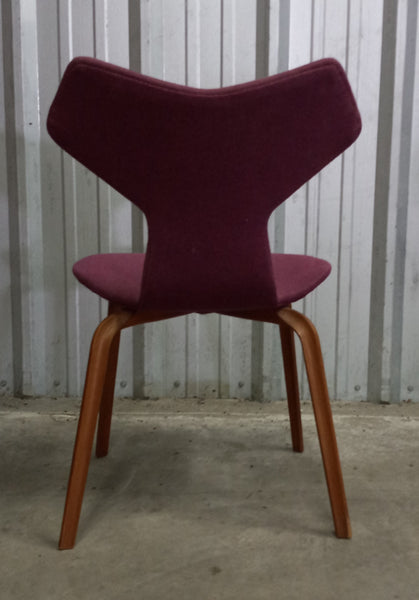 Grand Prix Chair - Arne Jacobsen by Fritz Hansen