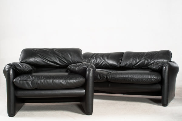 Vico Magistretti, 2-seater sofas and one chair model Maralunga in black leather for Cassina (2)
