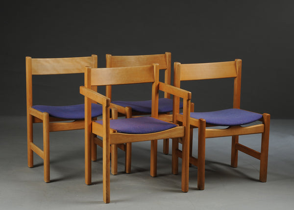 Hans J. Wegner Set of 4 Chairs