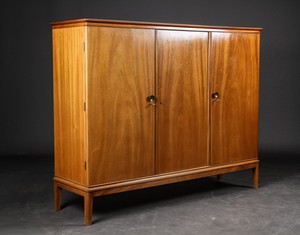 Gorgeous Mahogany Closet