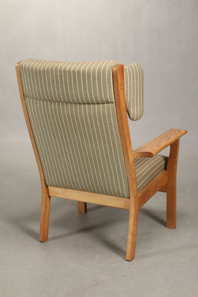Hans J. Wegner Wing Chair*