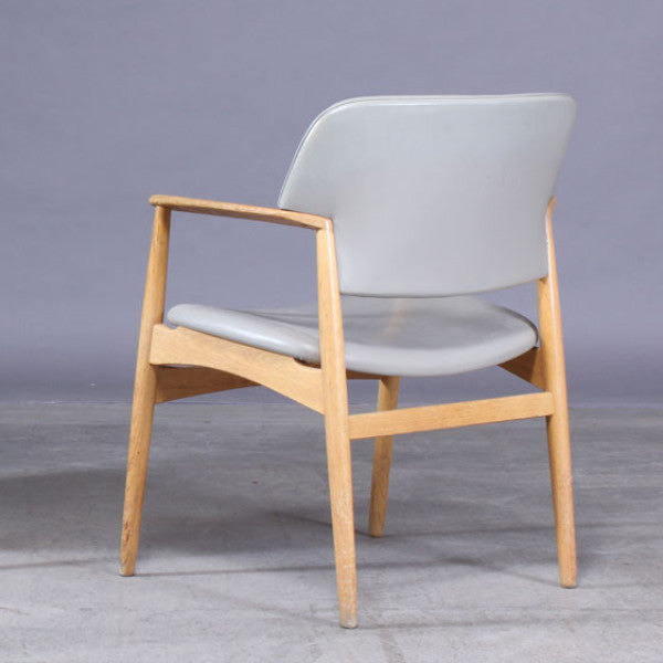 Solid Oak Dining Chairs by Ejner Larsen and Aksel Bender Madsen.