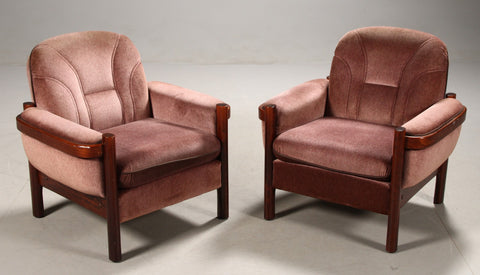 Danish furniture manufacturer. Pair of armchairs (2)