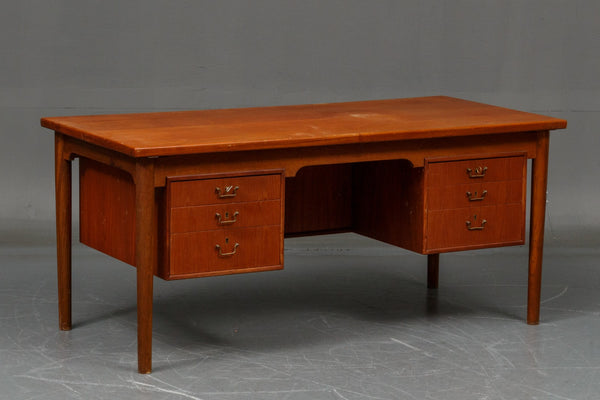 Danish furniture manufacturer: Freestanding desk with solid teak top, 1950s / 60s
