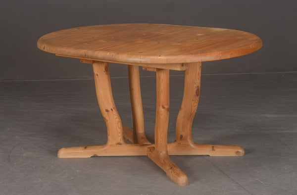 Solid Pine Dining table with two solid pine leaves