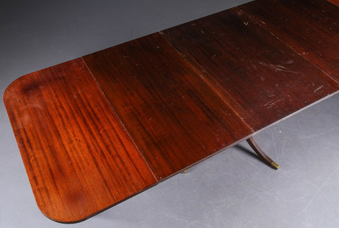 Single pedestal Heppelwhite Style Mahogany Dining Table.*