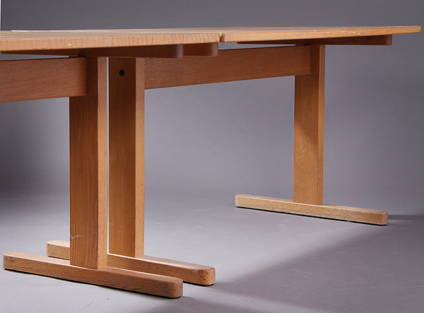 Børge Mogensen. Pair of oak shaker tables, model 6442.