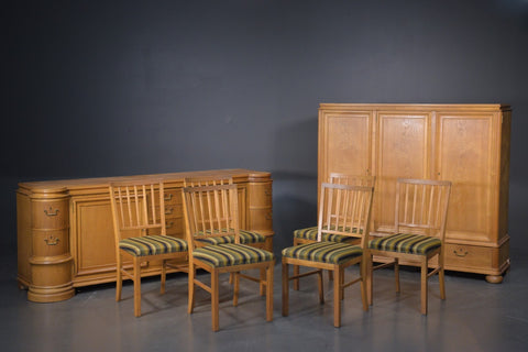 Incredible dining set: Frederik Stærmose Møbelfabrik, Odense. Furniture. Cabinet, sideboard & 6 chairs, oak (8)