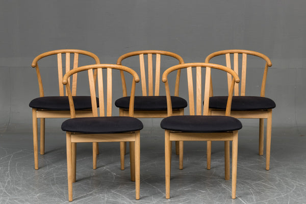 Haslev Møbelsnedkeri: Five chairs - oak