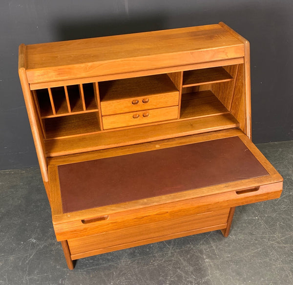 Solid Teak SECRETARY / Make up table/ Desk,/ Chest of drawers by Dyrlund