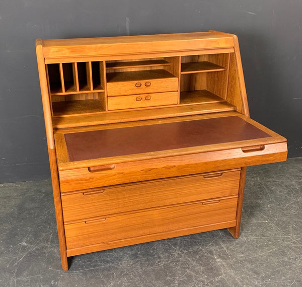 Solid Teak SECRETARY / Make up table/ Desk,/ Chest of drawers by Dyrlund