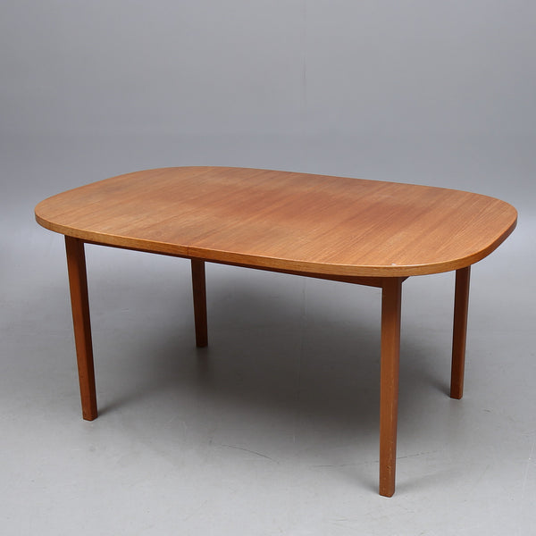 Teak DINING GROUP, 9 items + 2 extension leaves, 20th century.