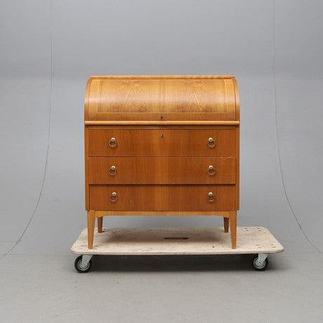 Roll top elm desk RULLKLAFFSSEKRETÄR, first half of the 20th century.